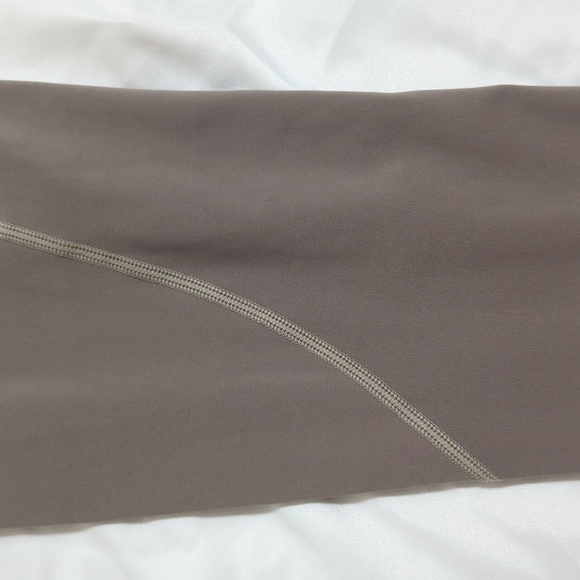 Alphalete Surface Power Legging, Color Willow Size XS - Picture 8 of 13